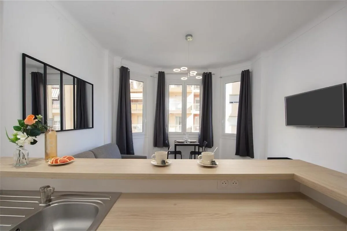 Palais Athenea Apartment Beausoleil